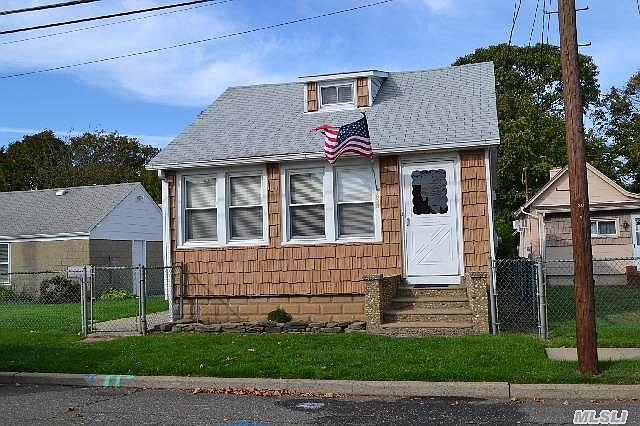 1st image of 633 Woodland Dr