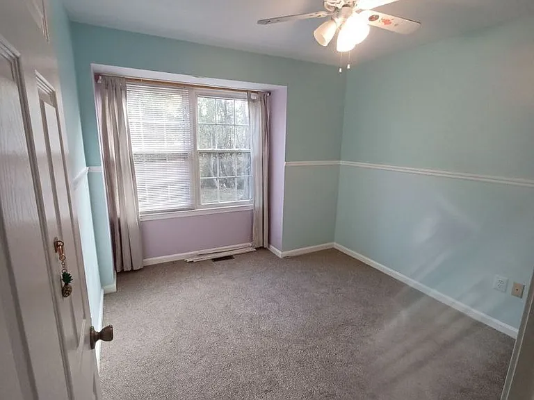 8028 Green Valley Ln — Photo 21