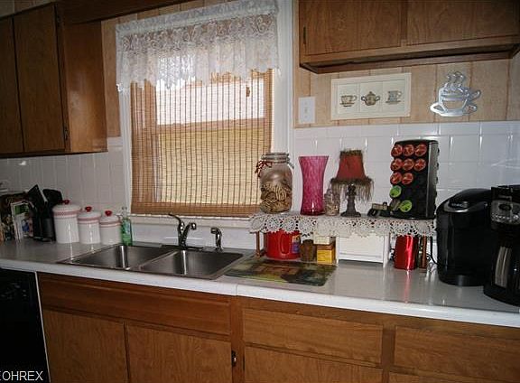 5th image of 239 5th St NE