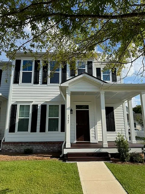 3 bed, 2.5 bath, 2082 sqft, $2,450 — Photo 1