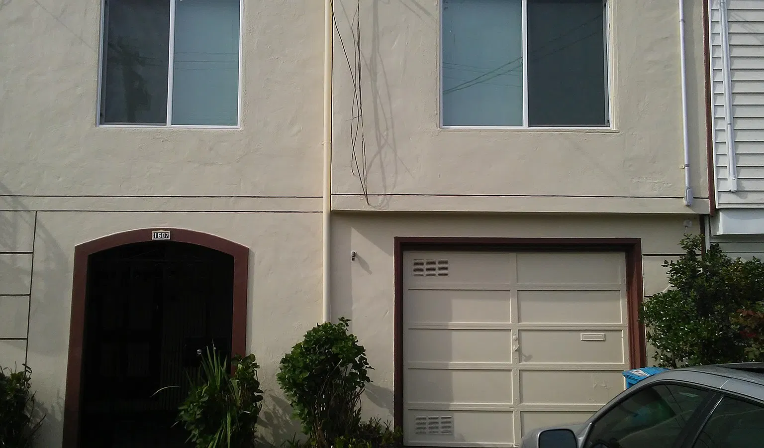 3 bed, 1.5 bath, 900 sqft, $6,000 — Photo 1