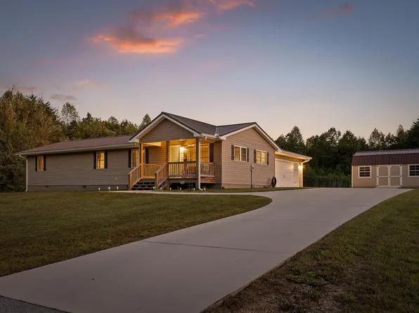 1270 Jacob Dr, Soddy Daisy, TN 37379