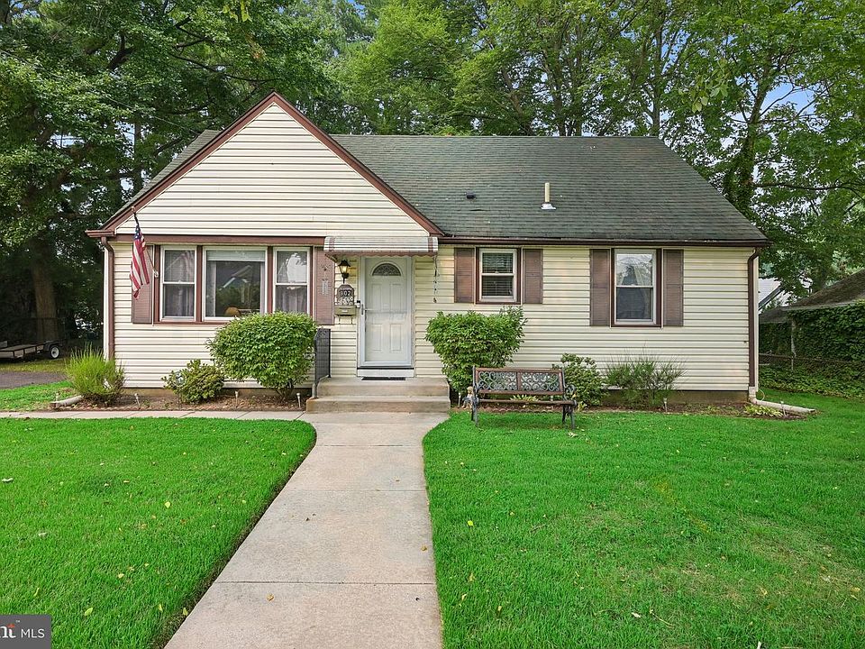 1st image of 902 Spruce Ave