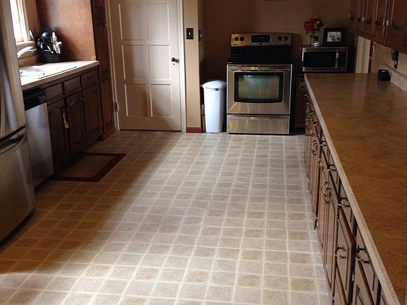 Large eat in kitchen