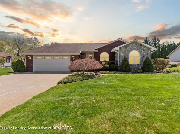 432 Windrock Ln, Dimondale, MI 48821