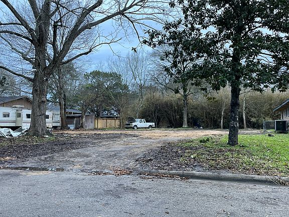 3rd image of 8465 Frazier Dr
