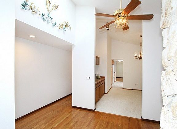 4th image of 15800 Village Green Dr Unit 39