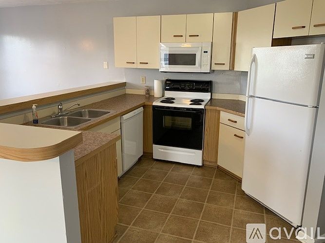 2nd image of 1006 Brookhollow Dr APT 14