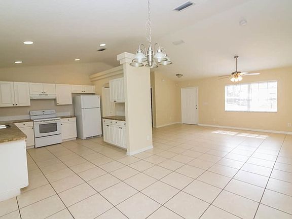 5th image of 6203 NW Kukui Ct