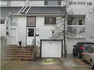 197 Forest Grn, Staten Island, NY 10312