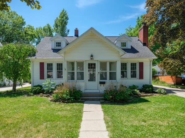 1322 Homecrest Ave, Kalamazoo, MI 49001