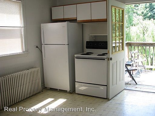2nd image of 1010 Calhoun St