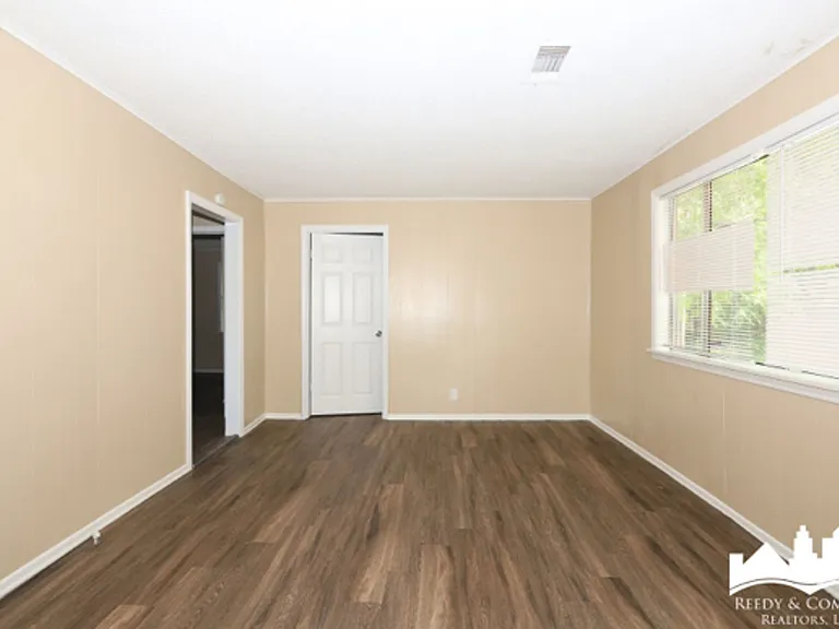 158 Pickett Rd — Photo 6