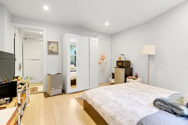 Rented by Compass | media 16