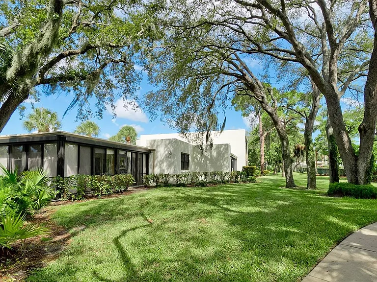401 Palm Tree Dr — Photo 23
