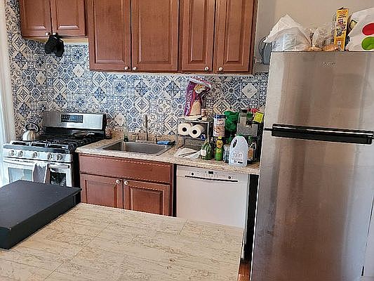 4th image of 636 11th St #1A