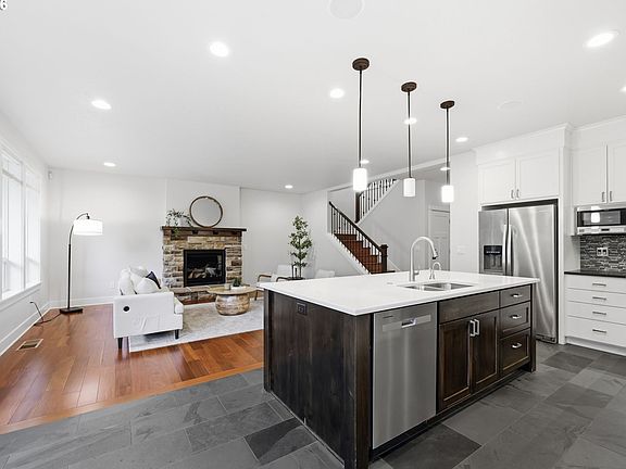 2nd image of 1930 Sterling Park Pl