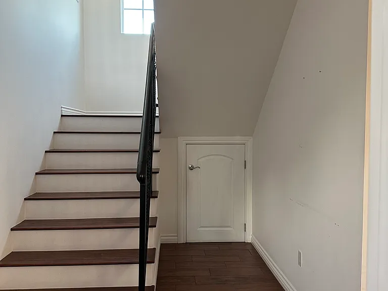 1317 W 49th St — Photo 11