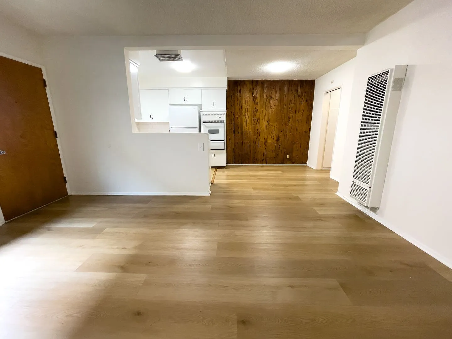 1343 E Harvard St — Photo 3