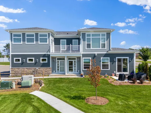 1432 Tenny Ave #201, Waukesha, WI 53189