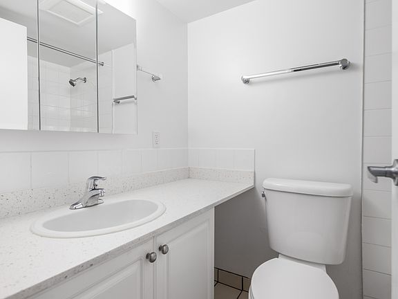 5th image of 1160 Haro St #801
