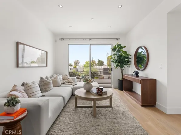7857 W Manchester Ave APT 201, Playa Del Rey, CA 90293