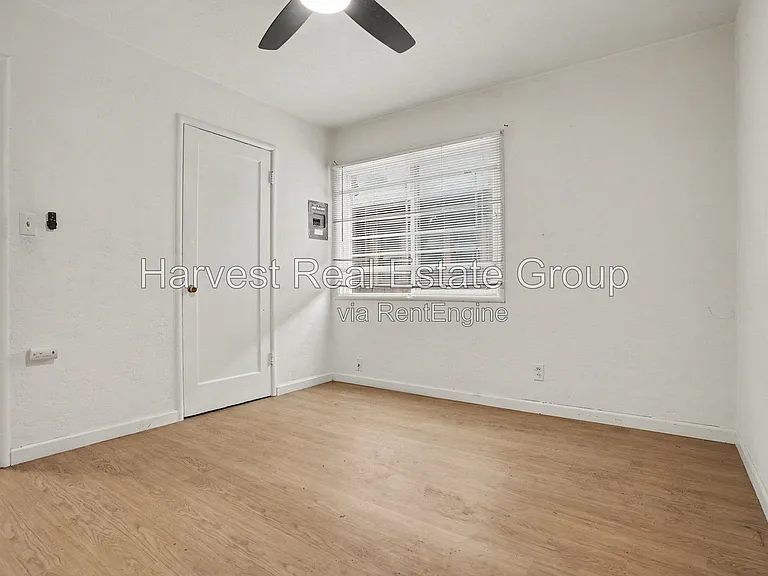 2233 9th St #A — Photo 10