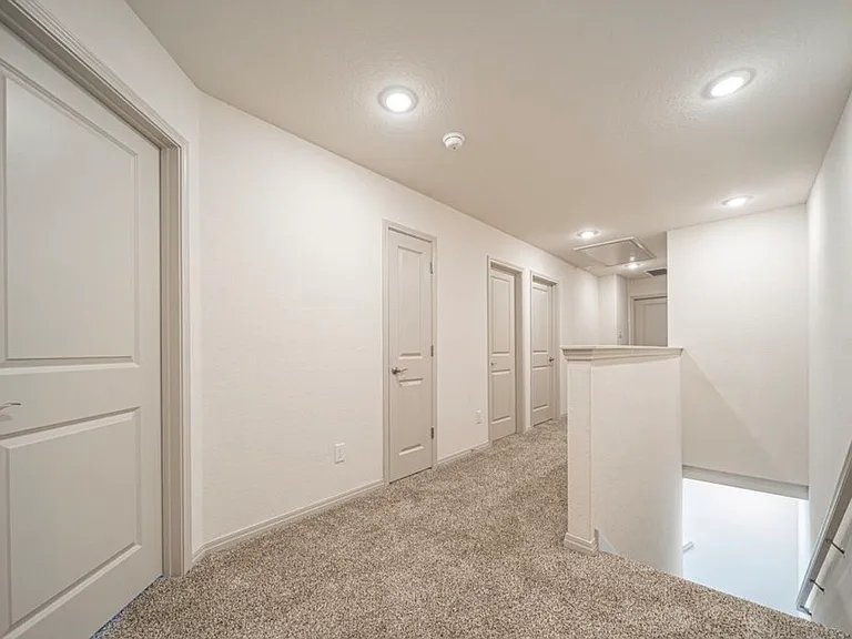 7608 Magnolia Vlg #102 — Photo 5