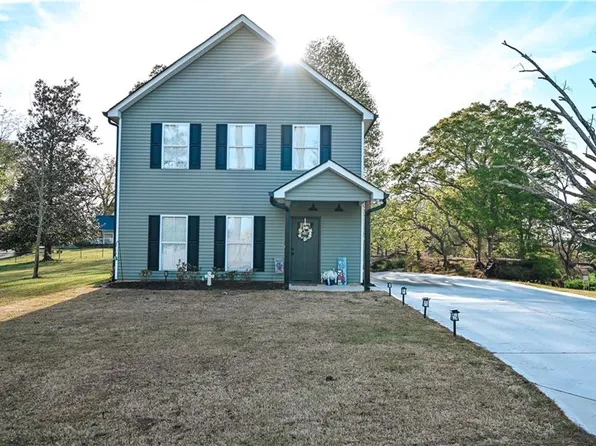 28 Church St, Buchanan, GA 30113
