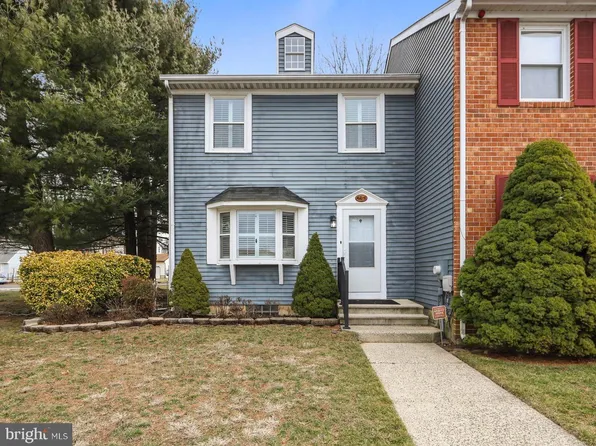 42 Carriage Stop Pl #1, Florence, NJ 08518