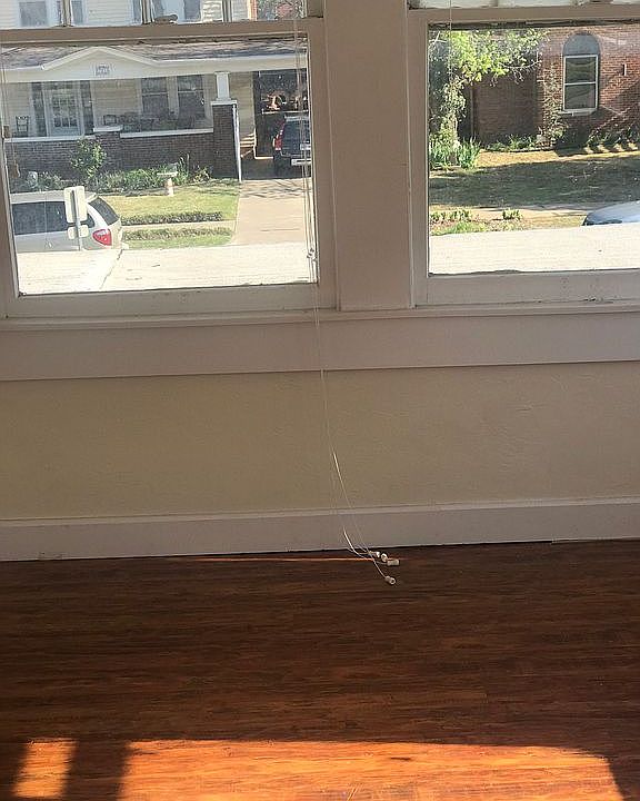 1st image of 720 NE 15th St