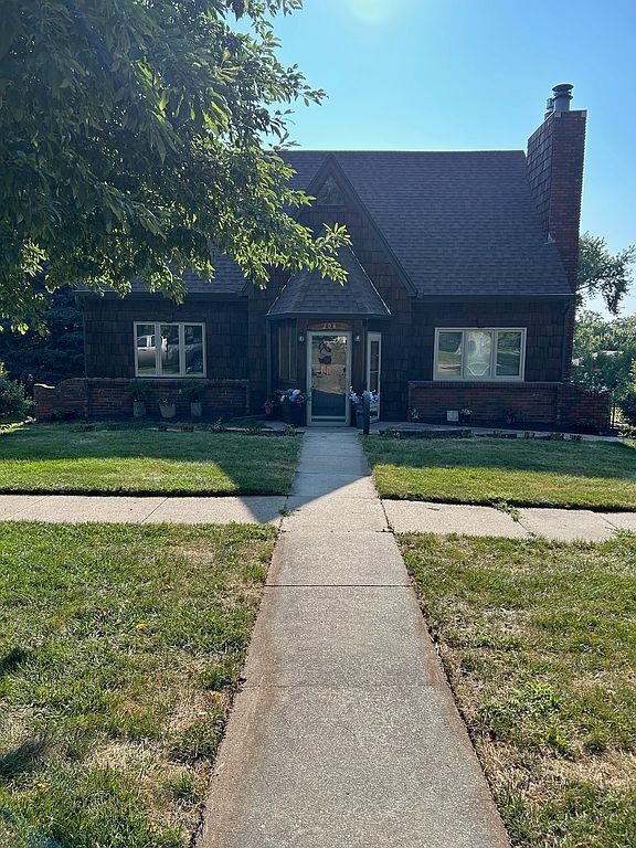 204 4th St - Property Image