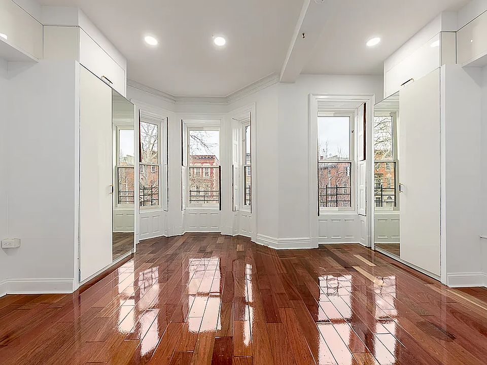1st image of 852 Park Pl #2