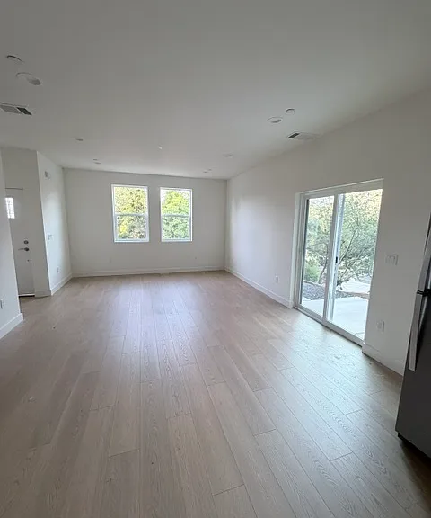 3226 Cambridge Rd — Photo 14