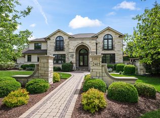 2415 N Pine Ave, Arlington Heights, IL 60004