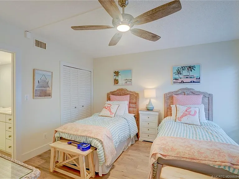 245 NE Macarthur Blvd #11 — Photo 8