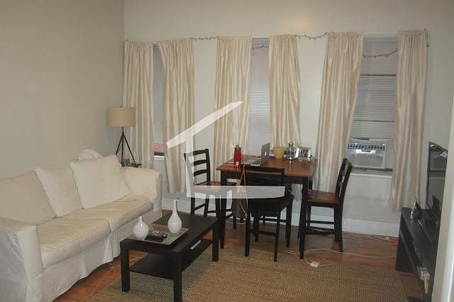2nd image of 15 Aberdeen St APT 02