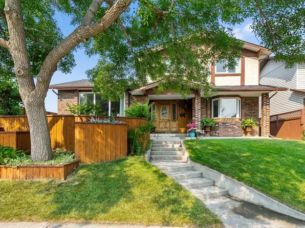 152 E Templewood Rd NE, Calgary, AB T1Y 4G9
