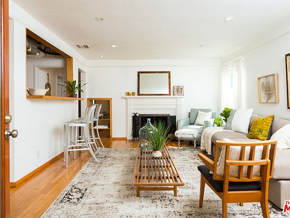 5th image of 826 Woodlawn Ave