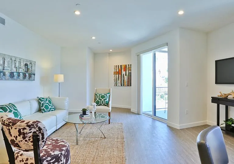12700 Moorpark St #301 — Photo 2