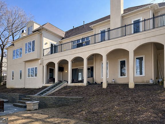 5th image of 8360 Jett Ferry Rd