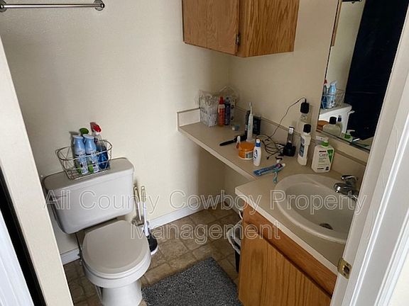4th image of 509 E Curtis St APT 203