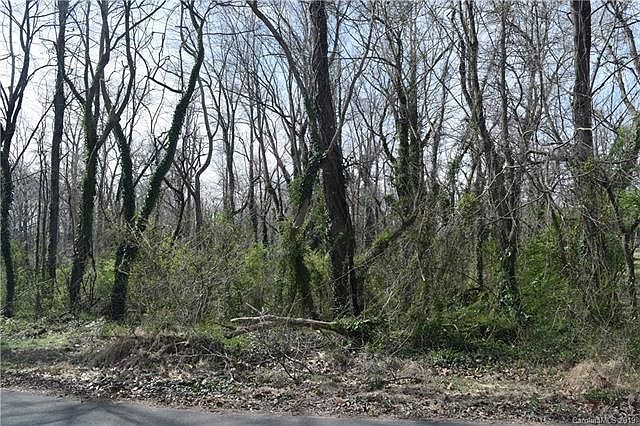 2nd image of 1709 Ravenswood Rd