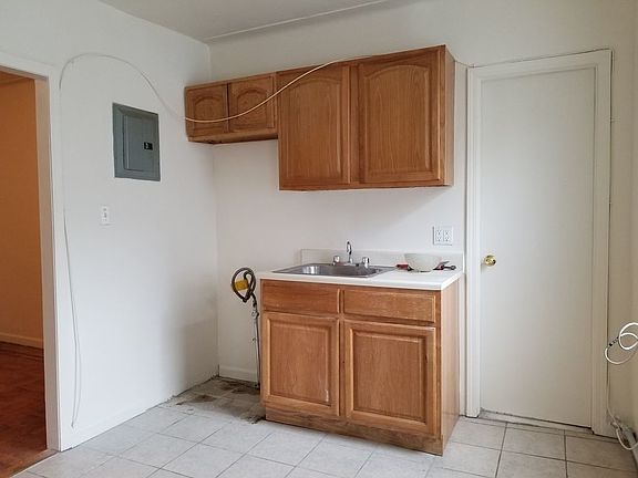 4th image of 533 Ocean Ave APT 1F