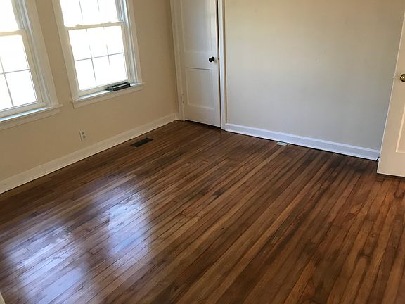 4th image of 908 Murfree Ave