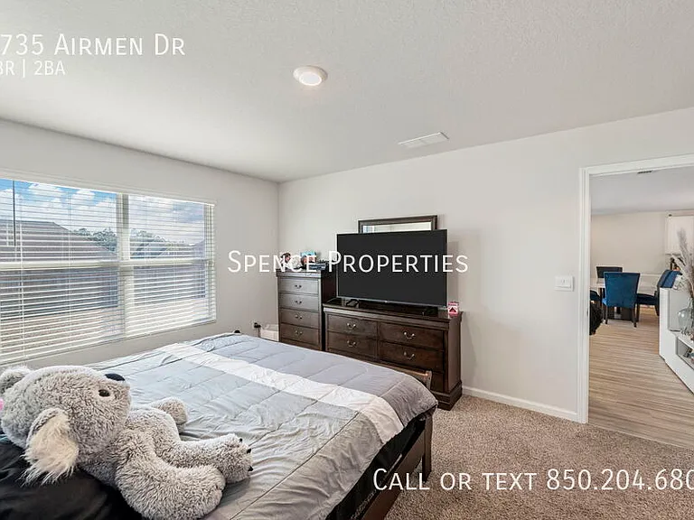 4735 Airmen Dr — Photo 17