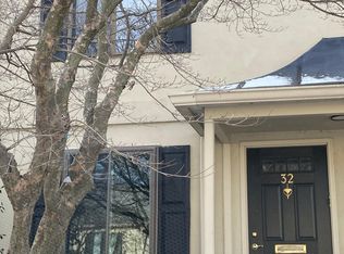 411 W Conestoga Rd APT 32, Devon, PA 19333