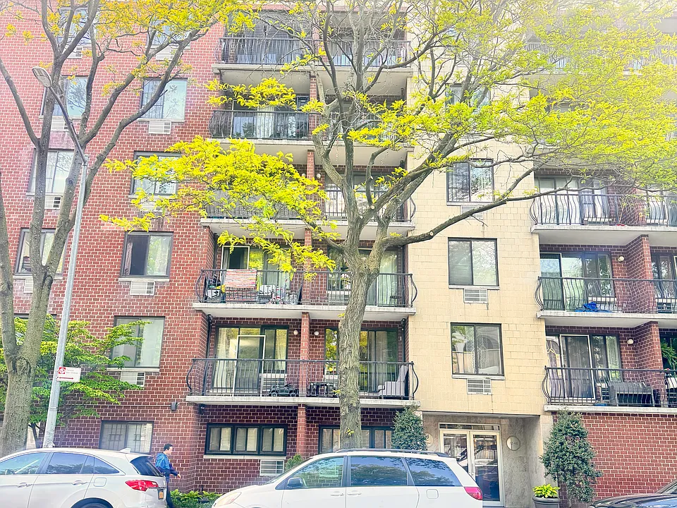 3208 Union St #2C