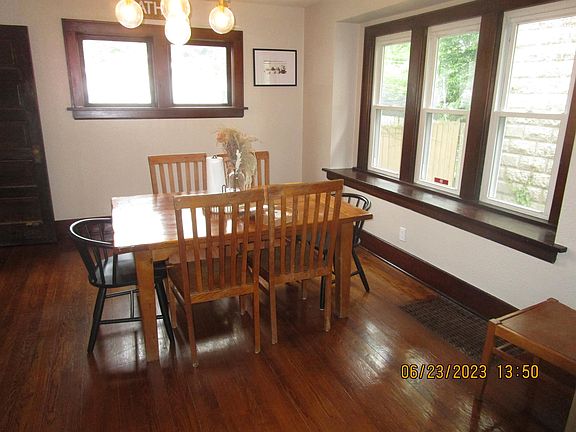 4th image of 301 E Bowman St