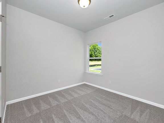 4th image of 5565 Cedar Creek Dr